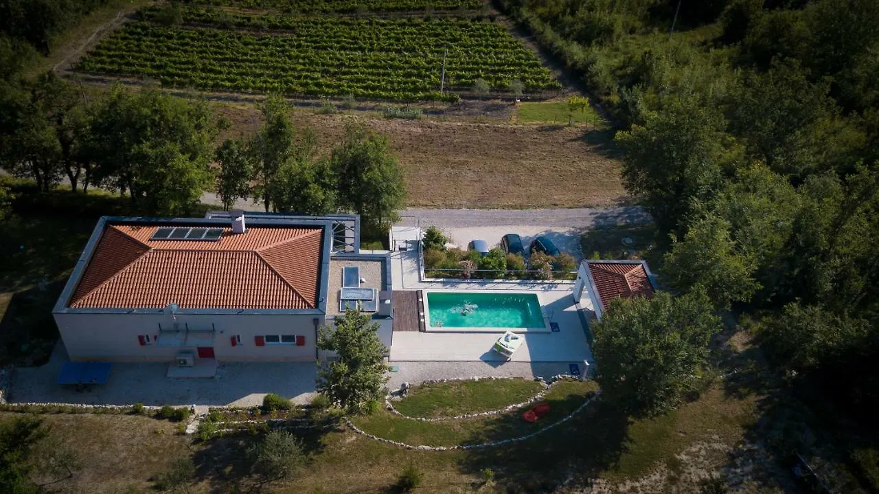 Brkac Villa Montecolori 0*,